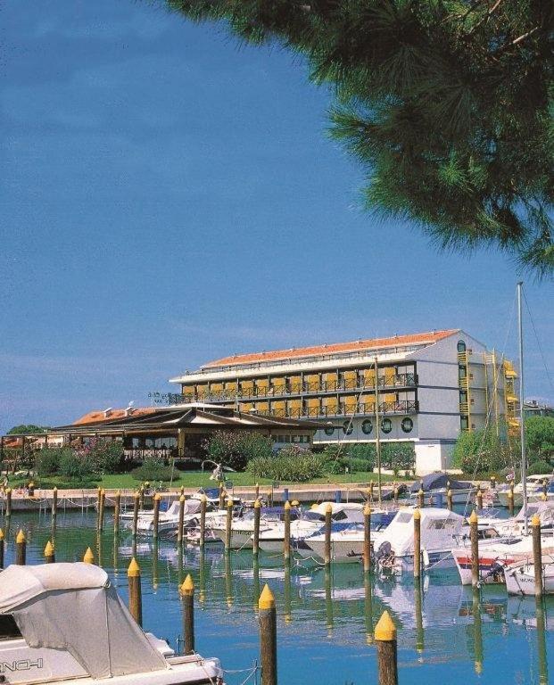 ליגננו סביאדורו Hotel Marina Uno מראה חיצוני תמונה