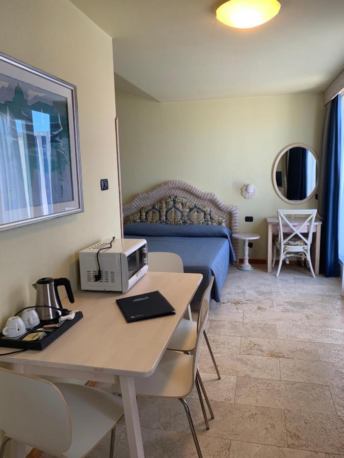 ליגננו סביאדורו Hotel Marina Uno מראה חיצוני תמונה