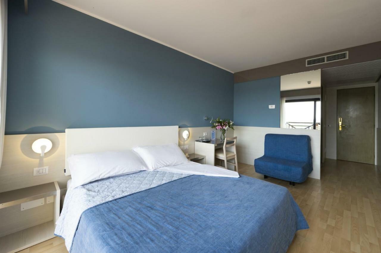 ליגננו סביאדורו Hotel Marina Uno מראה חיצוני תמונה